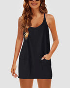 Verstellbares Träger Active Minikleid mit integrierten Shorts & Taschen