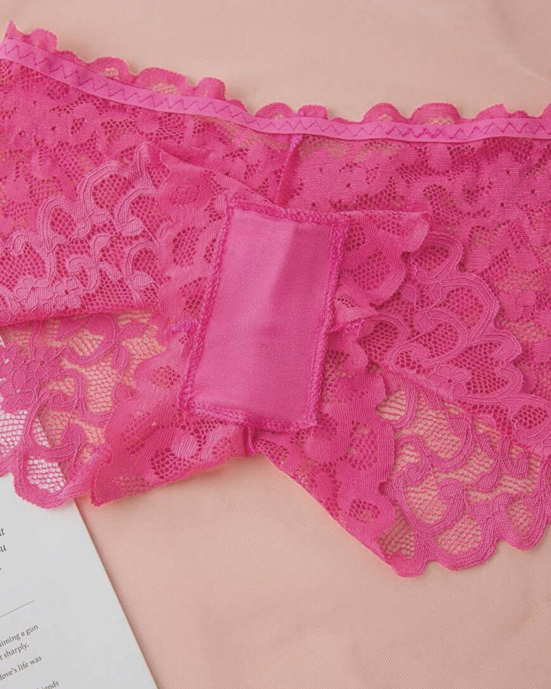 Ensemble romantique de bralette et culotte en dentelle